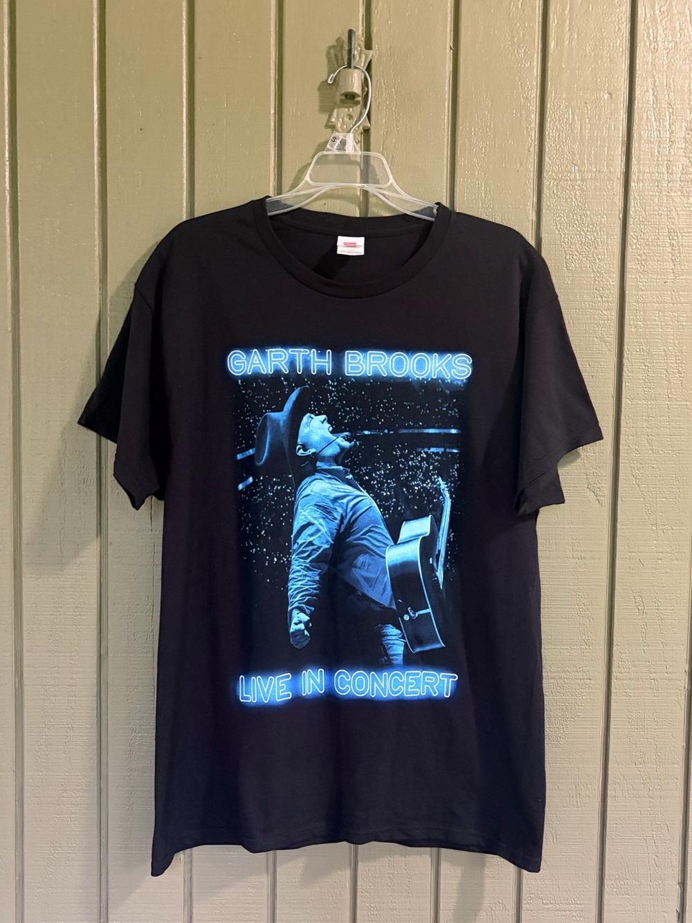 Garth Brooks Live in Concert Neon Graphic Tee L